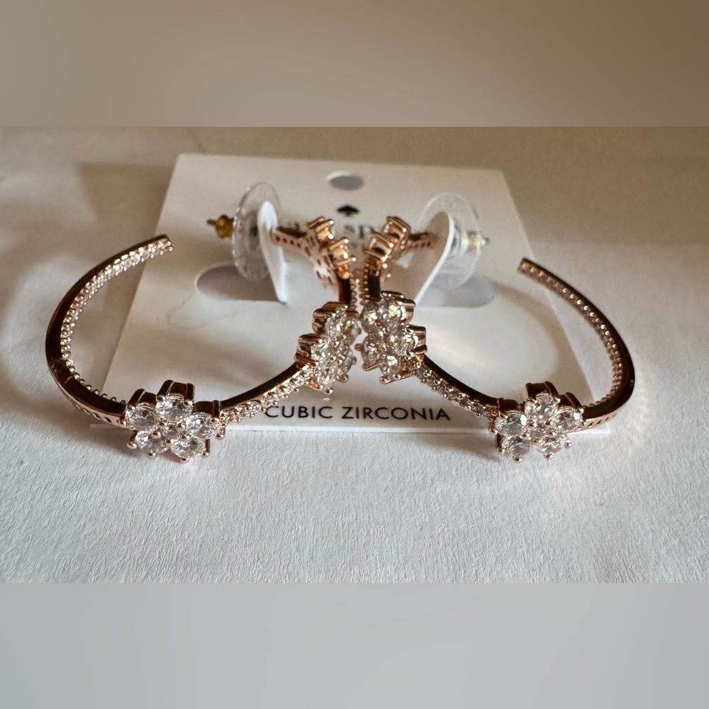 NWT Kate Spade Rose Gold Floral Hoop Earrings